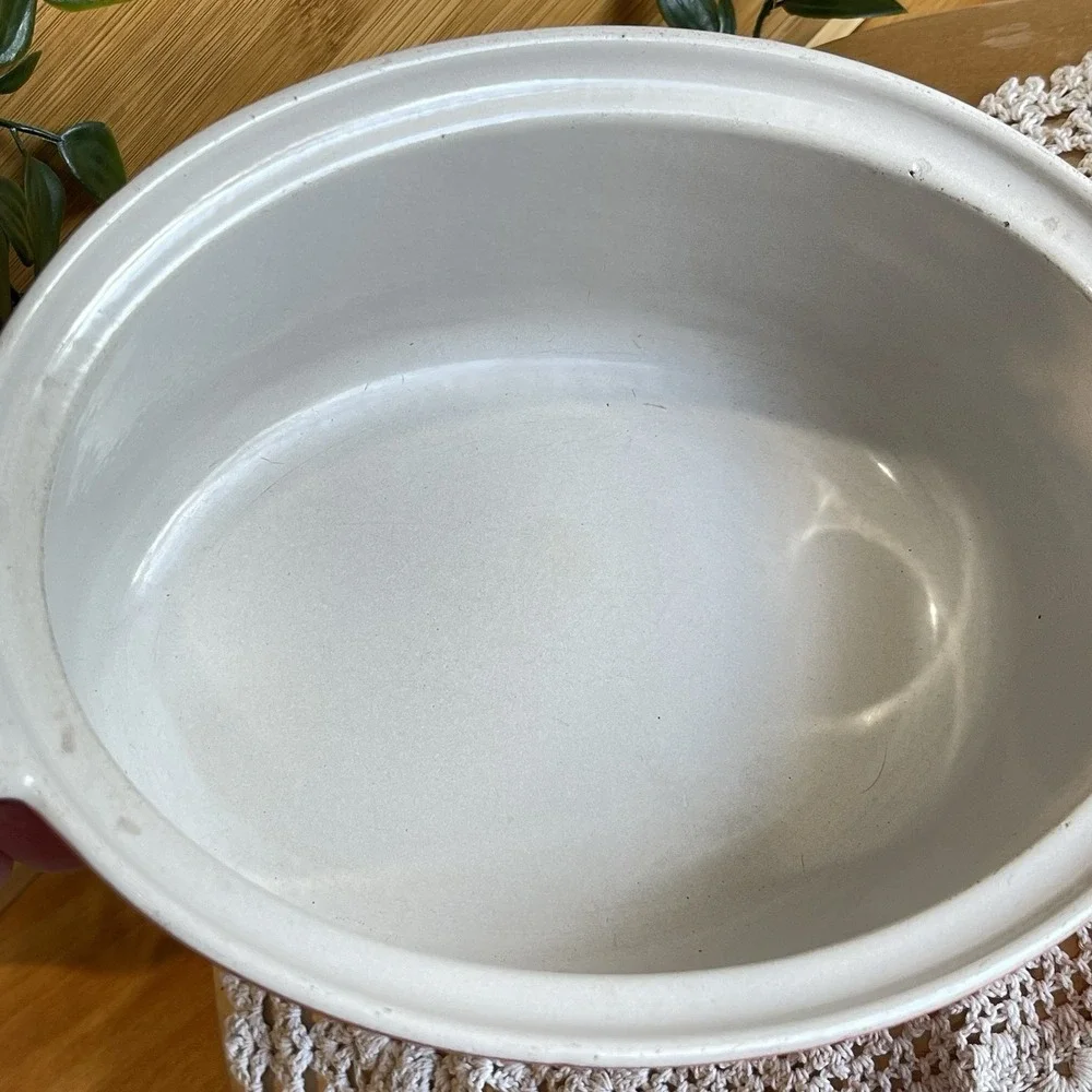 Le Creuset brand le